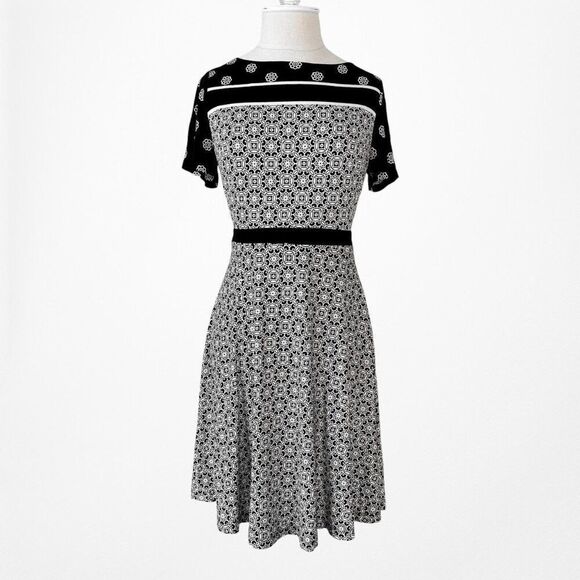 Vintage Y2K Loft Black White Printed Short Sleeve Knit Knee Length Dress Size M - Picture 3 of 6